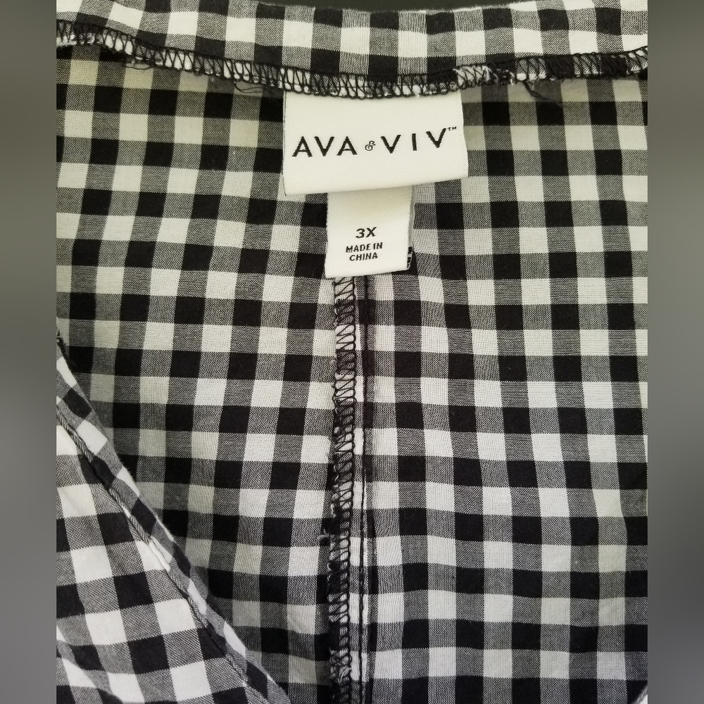 AVA & VIV - Picture 2 of 4